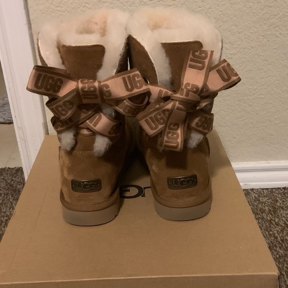 UGG Short Customizable Bailey Bow